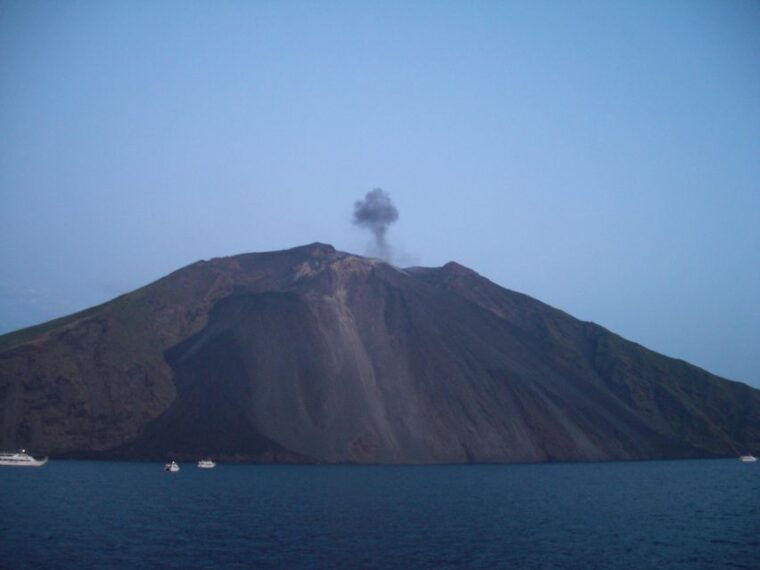 from-milazzo-panarea-and-stromboli-sunset-cruise
