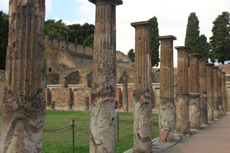 from-naples-pompeii-sorrento-and-positano-full-day-tour