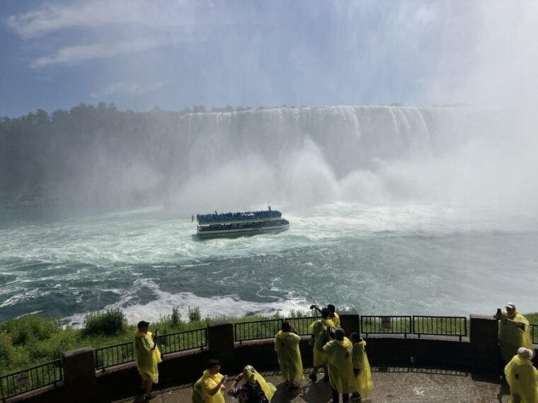 from-niagara-falls-canada-tour-boat-lunch-journey-skylon
