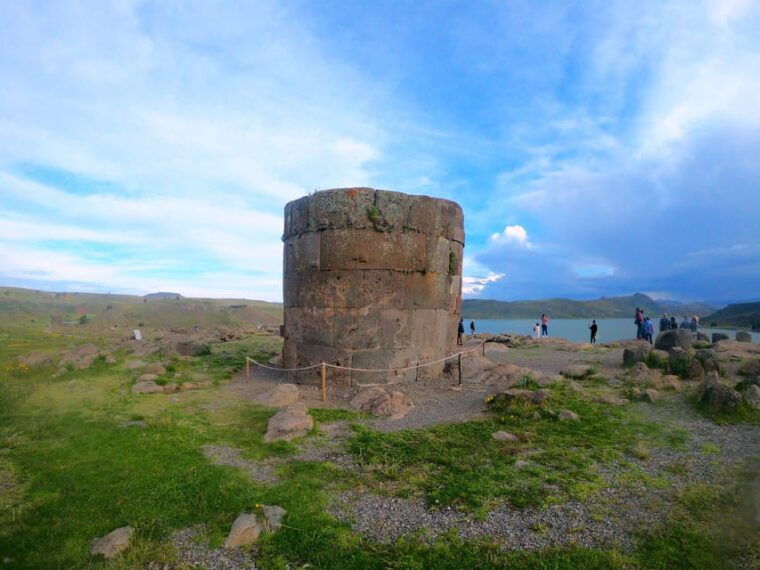 from-puno-sillustani-inca-cemetery-half-day-tour