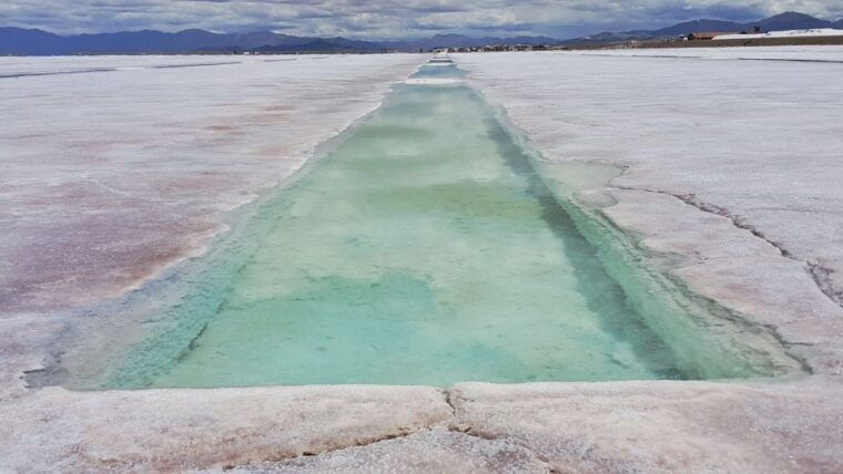 from-salta-salinas-grandes-purmamarca-los-colorados-hike