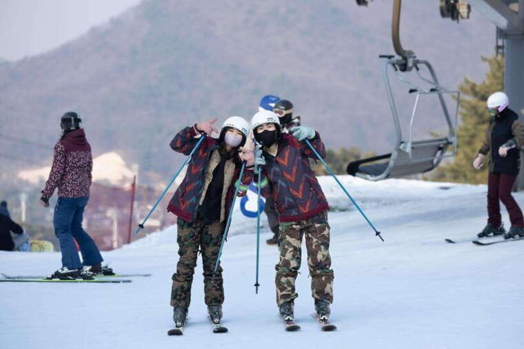 from-seoul-korea-ski-tour-jisan-forest-resort