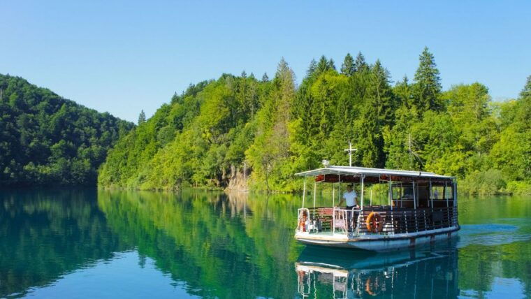 from-split-transfer-to-zagreb-with-stop-at-plitvice-lakes