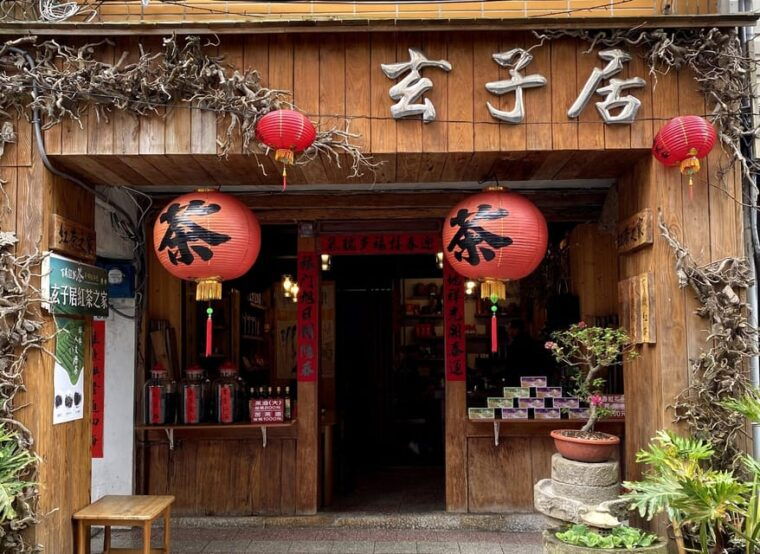 from-taipei-thousand-island-lake-and-pinglin-tea-plantation