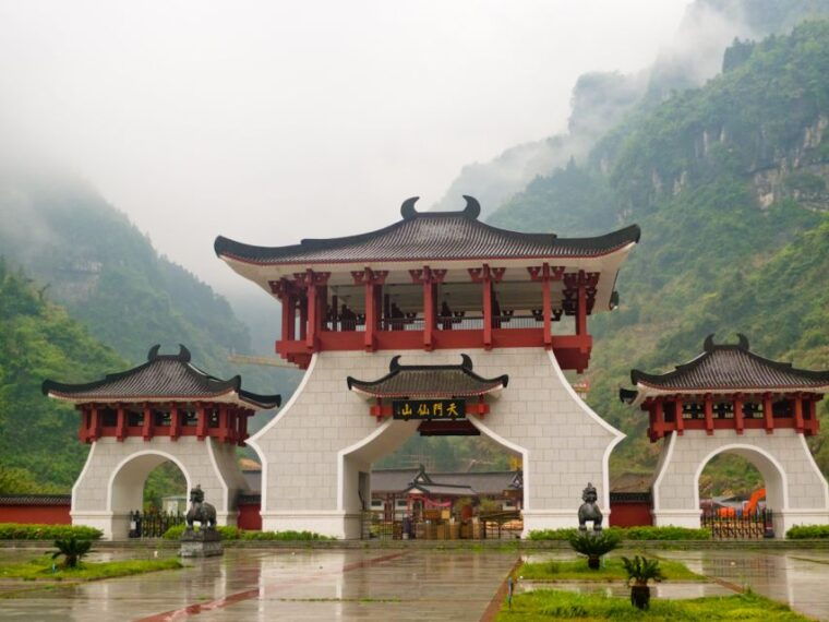 full-day-private-tour-of-tianmen-mountain