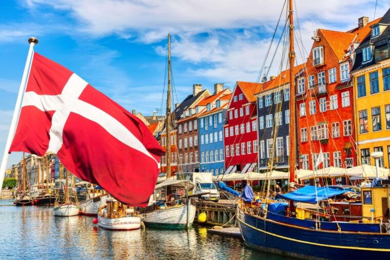 grand-bike-tour-of-copenhagen-old-town-attractions-nature