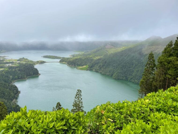 guided-van-tour-sete-cidades-lagoa-do-fogo-volcanic-lakes