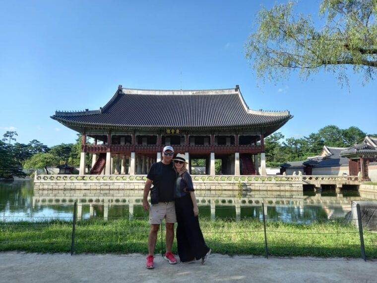 gyeongbokgung-folk-museum-bukchon-gwangjang-market
