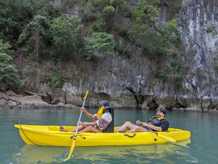 halong-5-star-luxury-day-cruise-caves-kayak-buffet-lunch