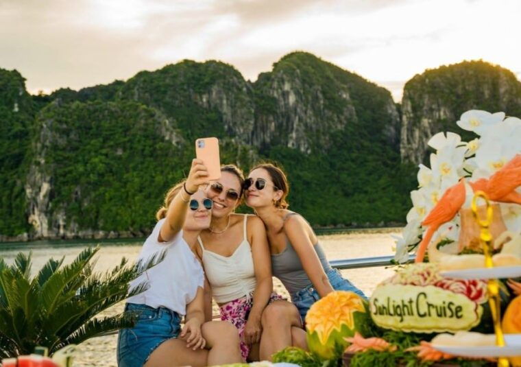 halong-bay-full-day-tour-from-hanoi-with-lunch