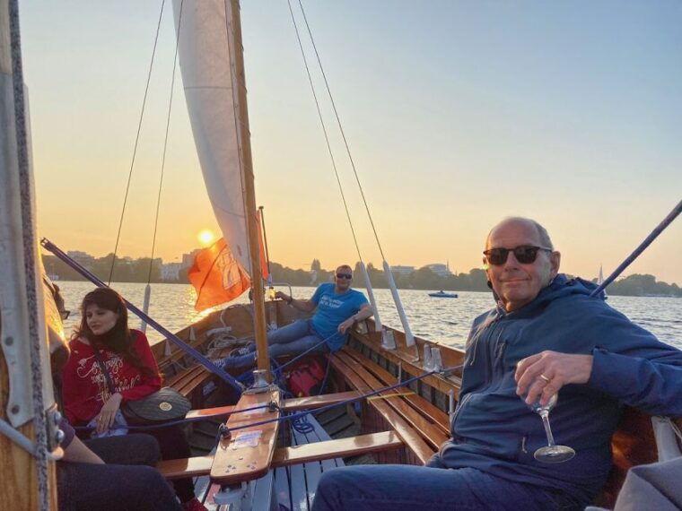 hamburg-alster-river-sailboat-tour-with-sundowner