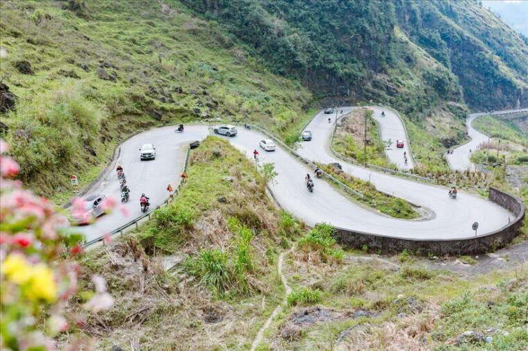 hanoithe-loop-tour-in-ha-giang-3-days-with-local-easy-rider
