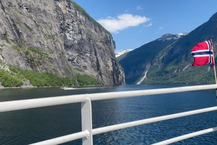 hellesylt-geiranger-sightseeing-one-way-ticket