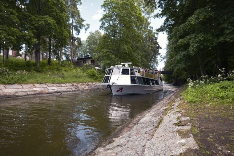helsinki-sightseeing-canal-cruise-with-audio-commentary