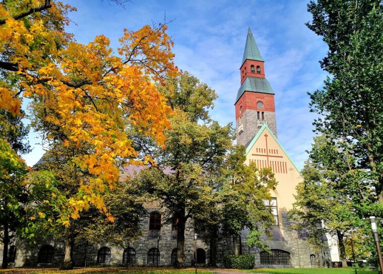 helsinki-small-group-walking-tour-with-city-planner-guide