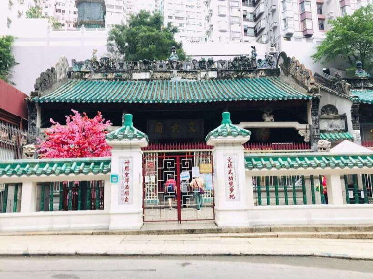 hk-peak-tram-dim-sum-tasting-city-tour-with-cruise