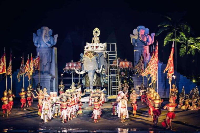 hoi-an-ancient-town-the-memories-show-half-day-tour