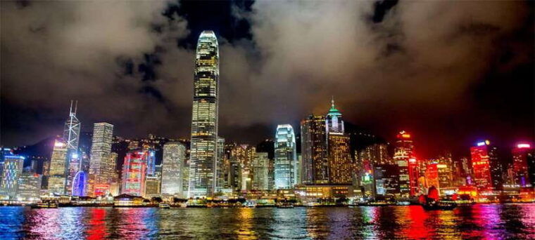 hong-kong-victoria-harbor-evening-unlimited-drink-cruise
