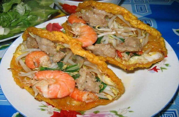 hue-food-tour-by-walking-or-cyclo-or-motorcycle-with-driver