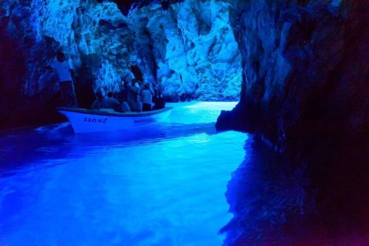 hvarblue-grenn-cave-and-vis-island-private-speedboat-tour