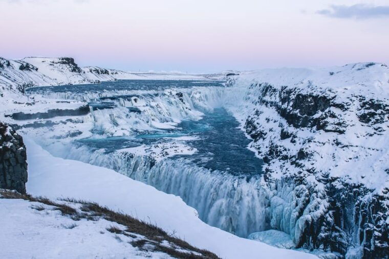 iceland-3-day-tour-golden-circle-glacier-lagoon-ice-cave
