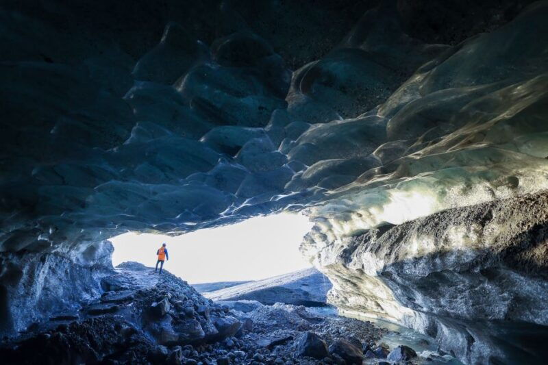 iceland-private-ice-cave-captured-with-professional-photos