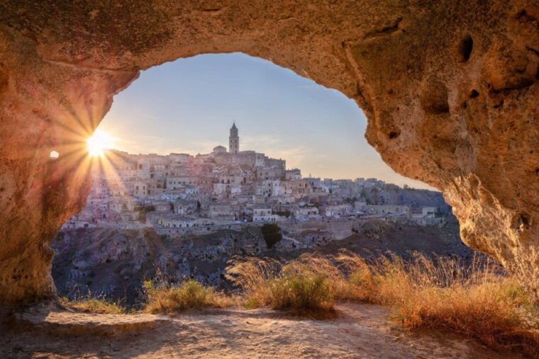 insightful-matera-walking-tour-for-couples