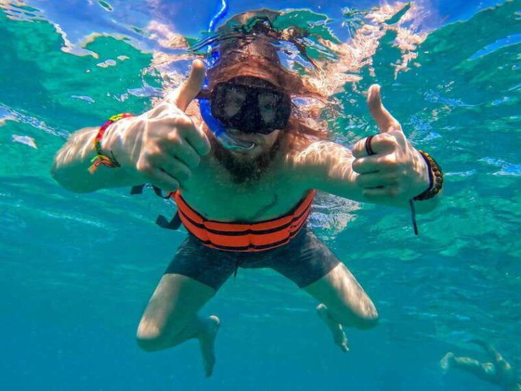 isla-mujeres-catamaran-tour-with-snorkeling-open-bar