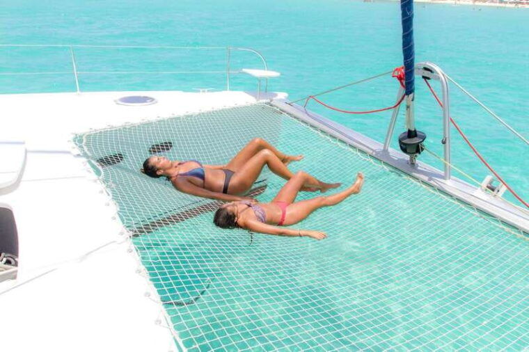 isla-mujeres-catamaran-with-open-bar-snorkeling-and-lunch