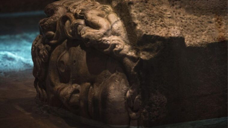 istanbul-hagia-sophia-basilica-cistern-topkapi-palace