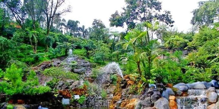 jakarta-volcano-indonesian-coffee-production-hot-spring