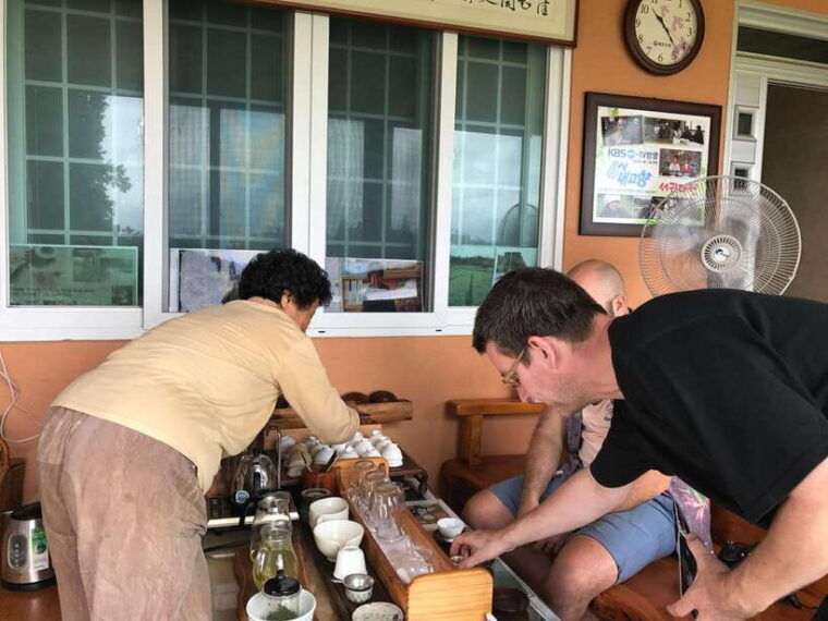 jeju-island-van-tour-with-a-guide-who-the-most-loves-jeju