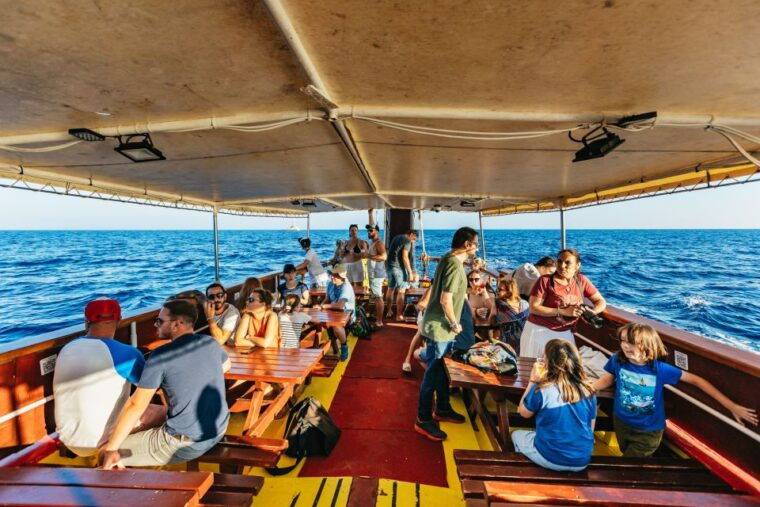 kamenjak-medulin-sunset-dolphin-boat-tour-with-dinner