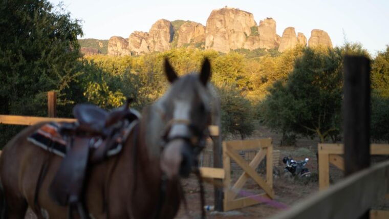 kastraki-meteora-morning-horse-riding-with-monastery-visit