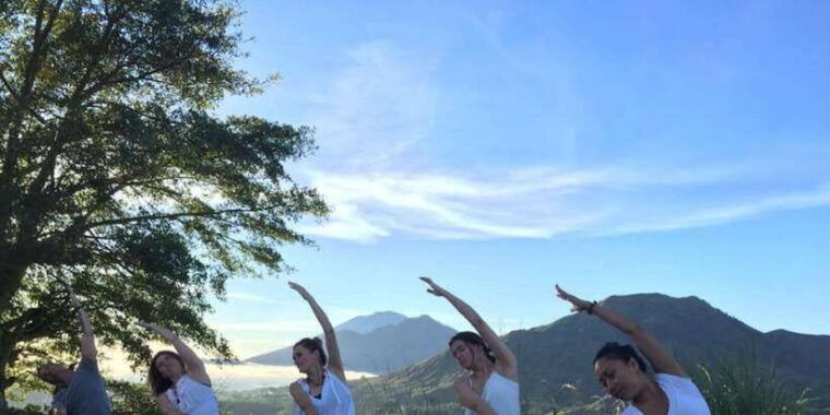 kintamani-sunrise-yoga-meditation-earth-water-rituals