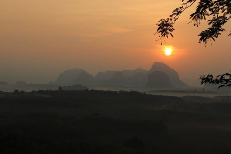 krabi-sunrise-breakfast-kayaking-at-khlong-nam-sai