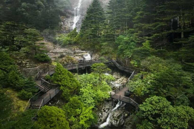 kunming-jiaozi-sedan-chair-snow-mountain-hiking-day-trip