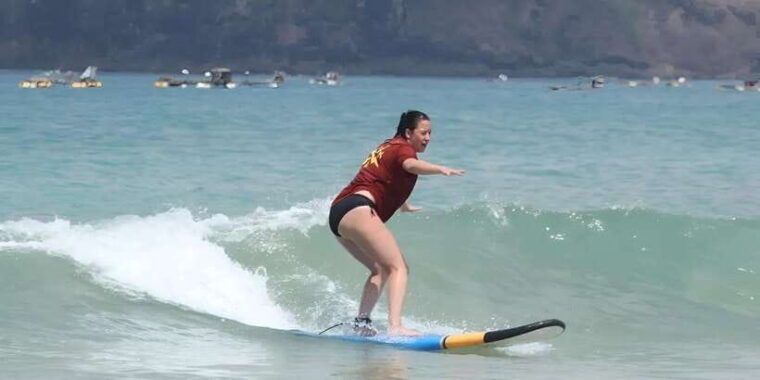 lombok-surf-lesson-for-beginner-in-selong-blanak-beach