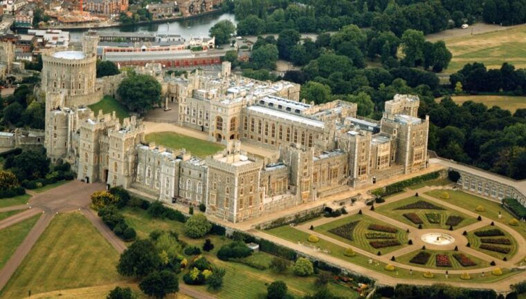london-10-hour-private-tourwindsor-castlebathstonehenge