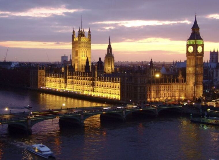 london-christmas-sights-and-sounds-of-london-tour