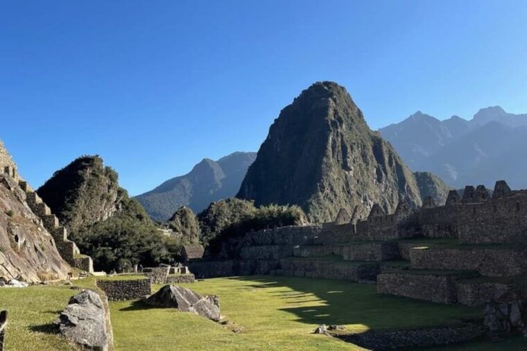 machu-picchu-overnight-tour-with-sacred-valley