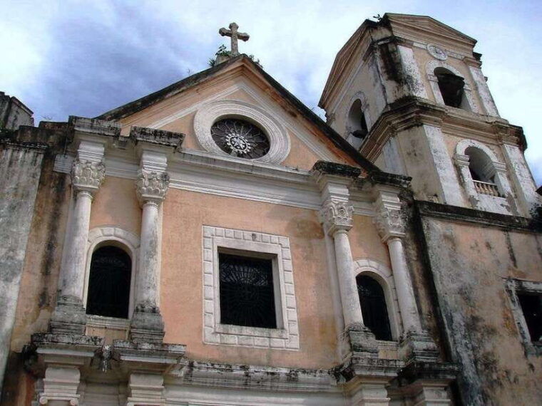manila-filipino-historic-walking-tour-in-intramuros
