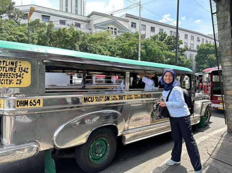 manila-tuktuk-and-jeepney-ride-guided-tour