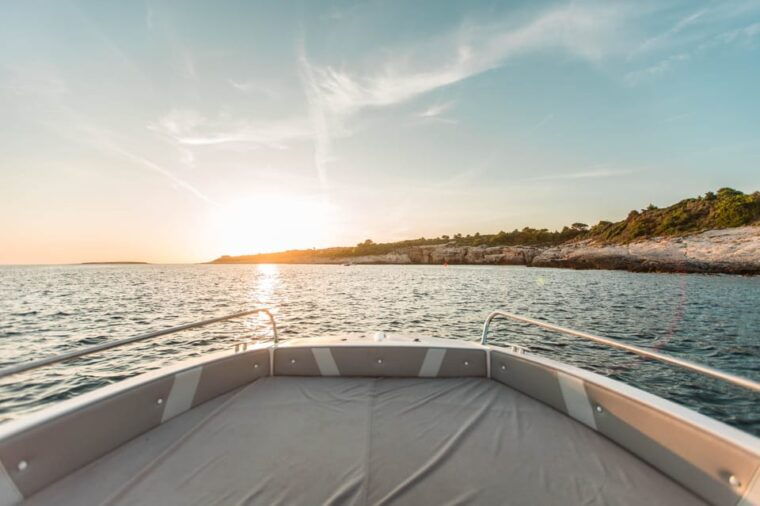 medulin-sunset-boat-cruise-with-wine-tasting