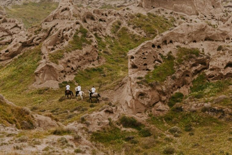 megalochori-horseback-riding-tour-for-experienced-riders