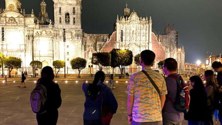mexico-city-at-night-walking-tour-with-optional-torre-latino
