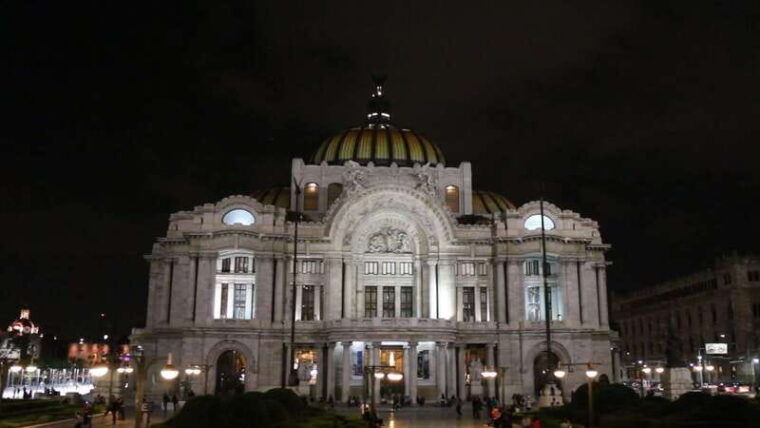 mexico-city-night-city-tour-in-a-double-decker-bus