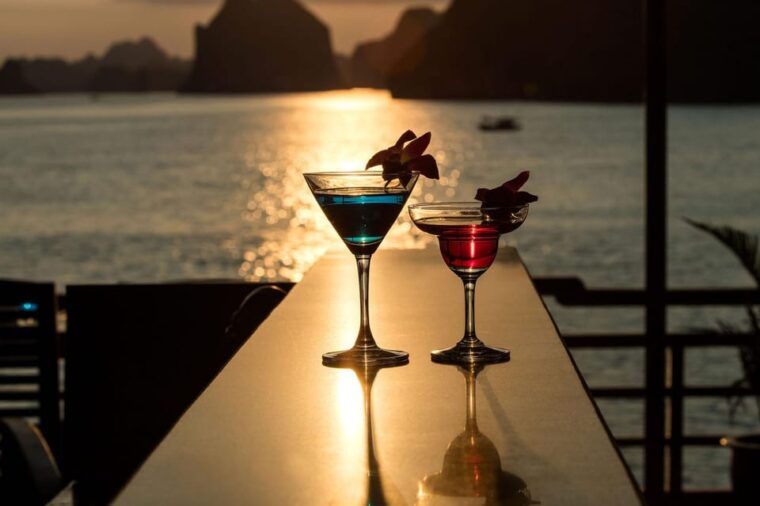 mila-cruise-2d1n-tour-on-halong-bay