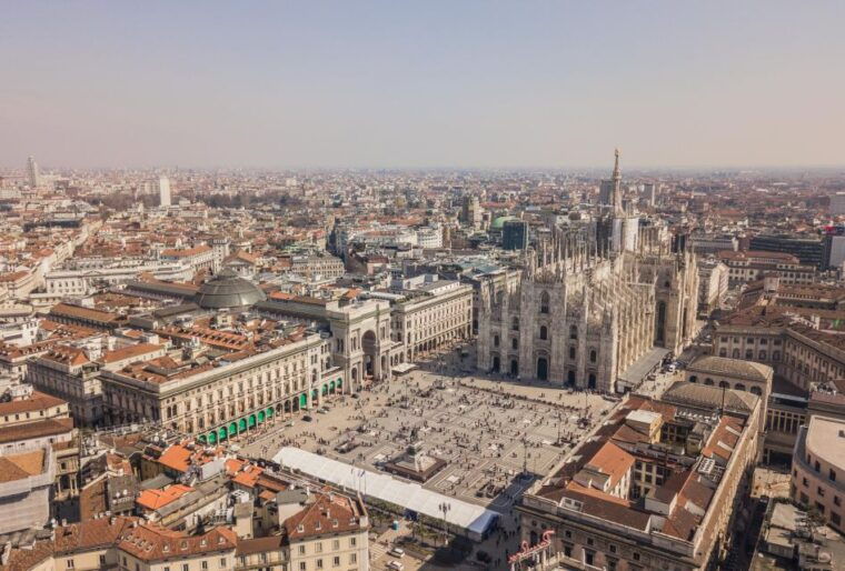milan-small-group-duomo-rooftop-castle-gelato-tasting