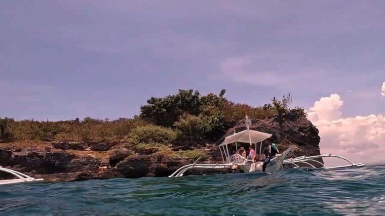 moalboal-pescador-island-mantayupan-falls-adventure